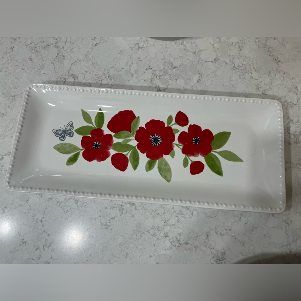 Dolly Parton Buffalo Plaid Serving Platter, 4 Appetizer Plates & 4 Bowls Set - Picture 2 of 11